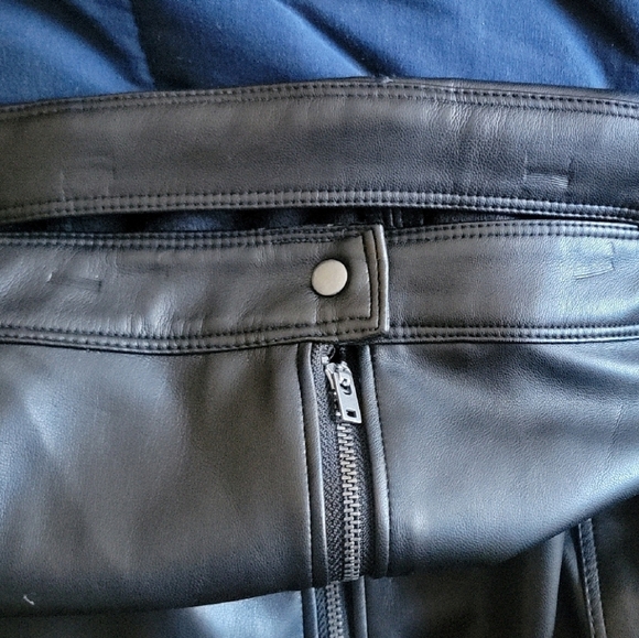 Faux Leather Mini Skirt Size XL - Picture 7 of 7